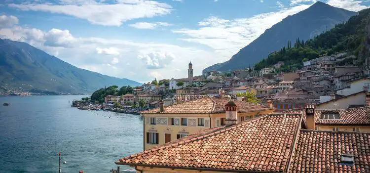Lake Garda vs Lake Como