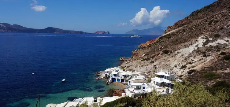 Adamantas, where to stay in Milos for nightlife